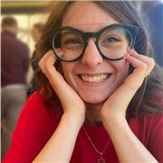 Offro lezioni di inglese, francese e spagnolo (tutte lingue per cui ho livelli di padronanza attestati) o aiuto-compiti.